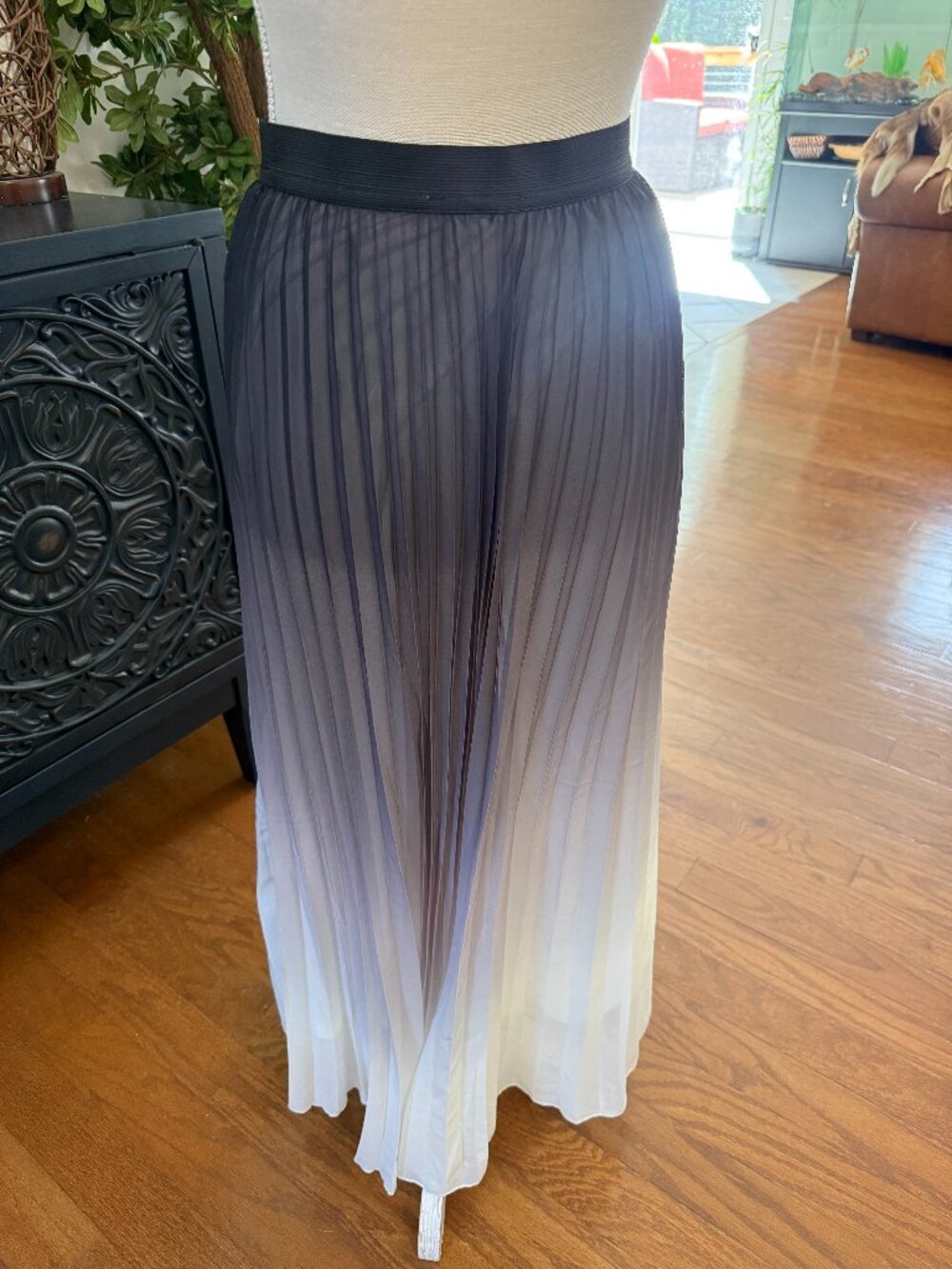 Pleated Ombre Long Skirt